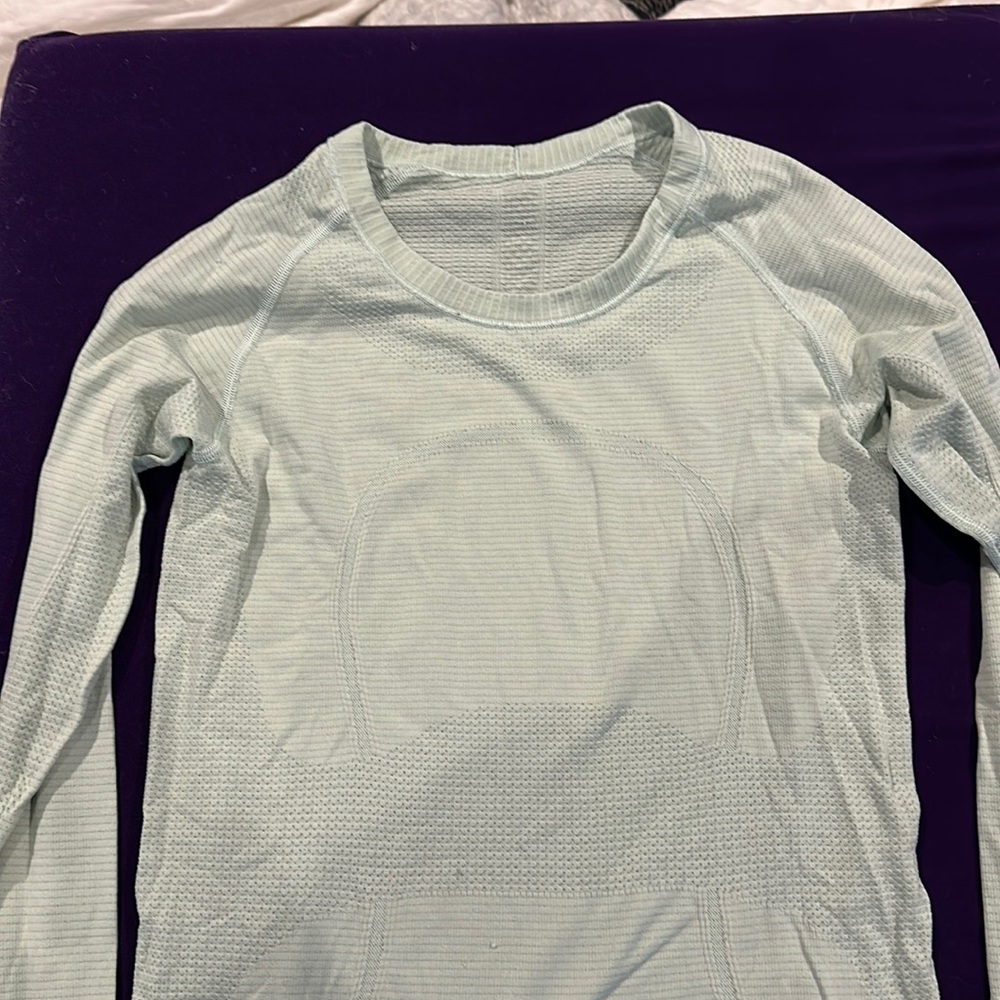 Lululemon long sleeve tee